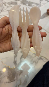 Juego de Cuchillos para Mantequilla y Tenedores para Frutas Hechos a Mano con Madreperla, Espátula para Queso de Concha Natural, Juego de Cubiertos para Aperitivos - Macy - Product Image 1