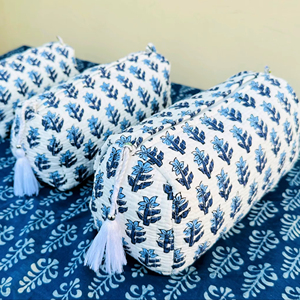 Ensemble de 3 trousses de toilette pour femmes, organiseur de cosmétiques matelassé, pochette de toilette faite à la main avec impression à blocs, accessoire de maquillage - Product Image 1