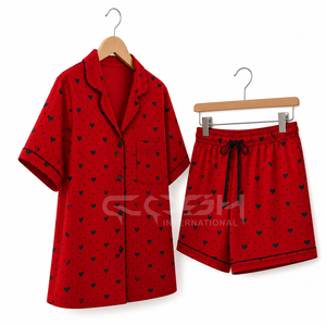 Cosh เซ็ตชุดนอน2ชิ้นของผู้หญิงพิมพ์ลายหัวใจสีแดงโลโก้ตามสั่ง - Product Image 4
