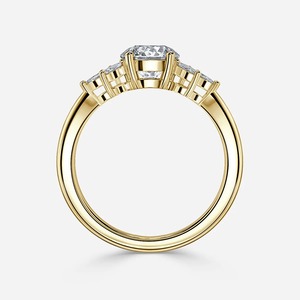Anillo de Compromiso con Diamante Cultivado en Laboratorio de 2.75CT, Corte Brillante Redondo, con Piedras Laterales en Forma de Hoja, Oro de 14K, Fabricante - Product Image 3