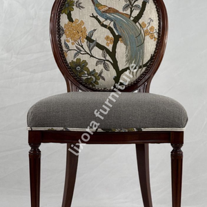 Chaise de salle à manger en bois massif artisanale de luxe, dossier ovale motif paon exotique, assise rembourrée grise - Product Image 3