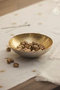 Bol à chocolat en métal de qualité supérieure, conçu pour un service élégant des fruits secs, avec une finition durable. - Product Image 3