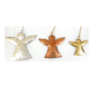 Ensemble d'ornements suspendus en forme d'anges texturés faits à la main en argent, or et cuivre - Décoration de Noël écologique et durable - Product Image 1