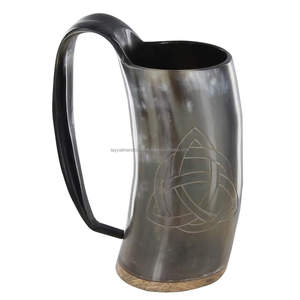 Taza de cuerno hecha a mano natural Taza de cerveza vikinga sostenible para fiestas - Product Image 3
