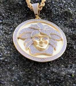 Pendentif Hip Hop Personnalisé Visage de Lion Rond en Moissanite VVS Plaqué Argent Sertie de Pierres, Breloque Tendance Iced Out pour Hommes - Product Image 1