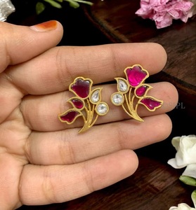 Pendientes de Flor con Cristales de Imitación, Chapados en Oro, de Alta Calidad, Estilo Vintage, para Mujer - Product Image 3