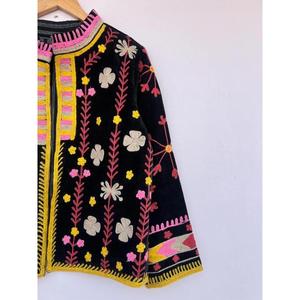 เสื้อเบลเซอร์กำมะหยี่หนาปักลายดอกไม้ แขนยาว คอจีน สไตล์ฤดูหนาว แบบเปิดด้านหน้า ความยาวปกติ แจ็คเก็ตถักสำหรับผู้หญิง - Product Image 6