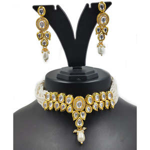 Ensemble de collier choker plaqué or 24 carats Kundan NS499 BLANC, bijoux de mariée élégants et raffinés avec perle pour les occasions spéciales de mariage - Product Image 1