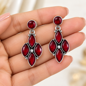 Boucles d'oreilles pendantes en grenat oxydé vintage, serties de pierres en forme de poire, plaquées argent antique, pour femmes, idéales pour les fêtes - Vente en gros ARTS JEWELS - Product Image 2
