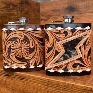 Le plus récent luxe personnalisé en cuir repoussé à la main Premium Heavy Duty Hip Flask Holder Case personnalisé Genuibe Flacon en cuir de vachette - Product Image 5