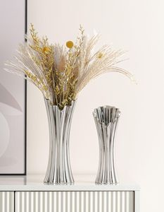 Vase à fleurs en métal artisanal de qualité supérieure, centre de table décoratif pour la maison, le salon, la table, la décoration de mariage, design élégant et moderne - Product Image 3