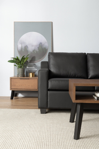 Sofá Tapizado en Cuero PU Negro Resistente, Relleno de Espuma, Capacidad para Tres Personas, Diseño Moderno, Patas Cuadradas Cónicas para Apartamento - Product Image 4