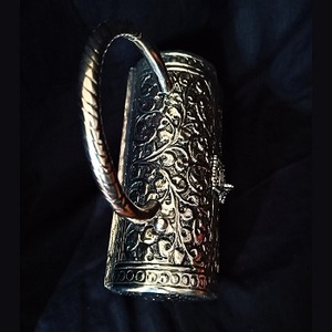 Bolso de mano para mujer para bodas y eventos, hecho de latón con detalles chapados en oro, diseño tallado a mano, F S INTERNATIONAL Uttar Pradesh - Product Image 4