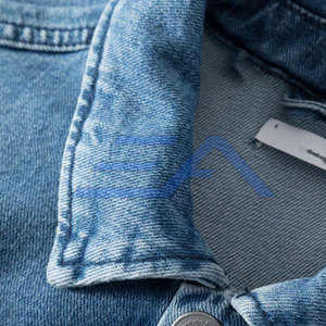 Chaqueta de Mezclilla Ecológica para Hombre, Corte Regular Largo, Cuello Camisero, Algodón Lavado, Azul, Logotipo Frontal, Botones Cubiertos, Casual, Invierno - Product Image 3