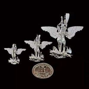 Nouveau pendentif plaqué or tendance avec breloque diamantée, bijoux unisexe pour un style streetwear moderne - Product Image 2