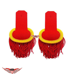 Épaulettes tressées rouges personnalisables avec bordure jaune et pompons – Accessoire d'uniforme élégant pour cérémonies et défilés - Product Image 1
