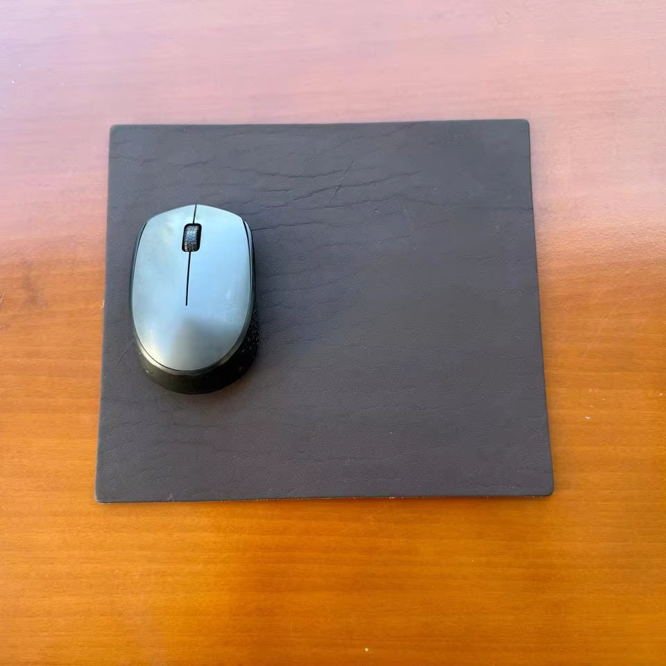 Smart Leather Mouse Pad with <strong>Wireless</strong> <strong>Charging</strong> Base Integrated <strong>Desk</strong> <strong>Mat</strong> Functional Tech Office Accessory LMPD-0016C
