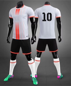 Ensemble de maillots de football personnalisés pour hommes, blanc et orange rayé, manches courtes, polyester respirant, coupe athlétique, toutes saisons - Product Image 2