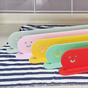 [ECOFRENDLY] Pare-éclaboussures en silicone SmileGuard à forte adsorption pour évier, déflecteur d'eau pour la protection du comptoir - Product Image 3