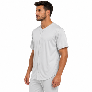 Camiseta deportiva duradera, diseñada con un material transpirable y elegante para entrenamiento regular y juego activo, con una calidad confiable. - Product Image 4