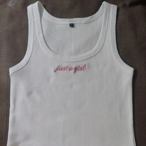 Camiseta sin mangas de algodón blanco con bordado acanalado hecho a mano para mujer, chaleco de verano con slogan, ropa casual de corte ajustado para mujer - Product Image 1