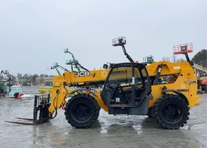Montacargas Telescópico JCB Usado de Alta Calidad, Modelo 507-42-12.8m, con Capacidad para Interiores/Exteriores y Todo Terreno - Product Image 2