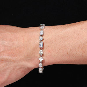 Pulsera de Cadena de Plata 925 con Diamante de Corte Esmeralda Engastado en Garra, Joyería Clásica de Boda para Mujer, Diseño Geométrico - Product Image 2