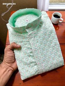 Coton de la meilleure qualité avec broderie Lucknowi Chickankari, poche d'un côté, collection de kurta-pyjama prêts-à-porter, fabricant de Surat. - Product Image 2