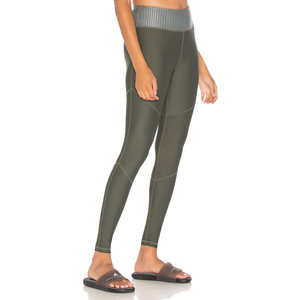Leggings de yoga sans couture pour femmes en Spandex/Polyester, taille mi-haute, pour la gym, le fitness et la course à pied, vente en gros, personnalisables, durables - Product Image 2