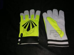 Gants de parachutisme haut de gamme avec doigts compatibles écran tactile |   Gants durables pour le parachutisme, le paramoteur, le parapente et les sports aériens - Product Image 3