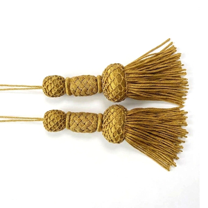 Vente directe usine : Accessoires d'uniformes, Pompons en fil de soie durable pour la finition de textiles de maison - Product Image 5