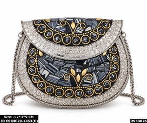 Bolso de Mano Étnico Hecho a Mano con Mosaico, Adorno de Botones, Forro de Satén y Correa de Cadena Metálica - Product Image 3