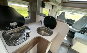 <b>White</b> Luxury Motorhome Adjustable Camper Van 4-6 Person Mobile Travel Home for Camping and Home Use - Product Image 4