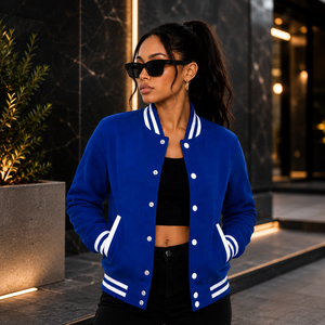 Chaqueta Varsity de Lona Personalizada OEM ODM para Mujer de Cosh International, Chaqueta de Invierno Delgada con Cuello Alto, Fabricante de Chaquetas Letterman Bordadas - Product Image 2