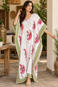 Robe longue kaftan imprimé tigre pour femme, robe maxi bohème, confortable et ample, parfaite pour la plage et les vacances. - Product Image 1
