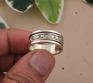 Anillo de Plata de Ley al por Mayor con Engaste de Bisel, Diseño de Cruz Simple con Logotipo Personalizado, Joyería Cristiana, Idea de Regalo para Hombre - Product Image 3