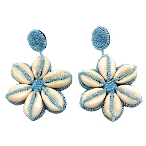 Hermosos pendientes de lujo hechos a mano del Día de Patricio con bordado de cuentas multicolor nuevo diseño para niñas y mujeres de moda - Product Image 6