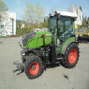 Experimente la agricultura de calidad superior con el tractor Fendt 700 Vario 210 4WD equipado con un eficiente motor diésel y transmisión por engranajes. - Product Image 6