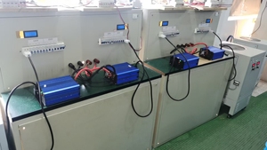 Inversor de Onda Sinusoidal Pura de Fase Dividida 600W 1200W de Potencia Máxima, Convertidor de CC a CA para Sistemas Solares Fuera de la Red - Product Image 3