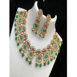 Conjunto de Collar y Aretes de Latón Chapado en Oro Mate con Circonitas, de Calidad Premium, Atractivo y Moderno, para Mujer, Ideal para Compromisos, Bodas y Fiestas - Product Image 2