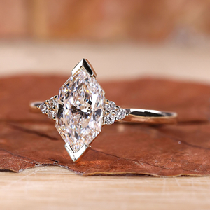 Bague de fiançailles en moissanite taille marquise, bague vintage en diamant, bague de mariée en or blanc, bague de promesse minimaliste - Product Image 2
