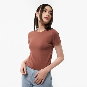 Top Corto de Mujer de Alta Calidad, Nuevo y Elegante, Transpirable, Diseño Único, Venta al Por Mayor, Top Corto de Mujer para Venta en Línea - Product Image 4
