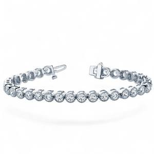 Bracelet tennis en or 18 carats de qualité supérieure avec serti milgrain et pierres rondes - Product Image 1