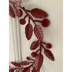Guirnalda de metal marrón rústico para decoración de pared con hojas botánicas de hierro fundido texturizado y pequeños frutos para un toque vintage - Product Image 5