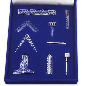 Juego de herramientas de trabajo en miniatura, regalo masónico, con medidas que van de 1 1/8" a 2 1/4", perfecto como herramienta de enseñanza. - Product Image 1