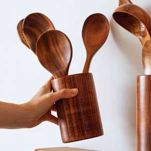 Ensemble d'ustensiles de cuisine en bois de teck, cuillères et spatules en bois naturel, passoire avec support - Product Image 2