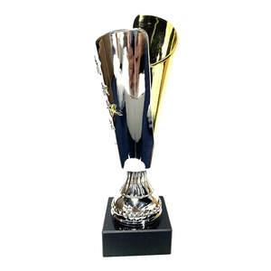 Copa de Trofeo Plateada con Elegante Premio Deportivo Dorado para Campeonatos, Competiciones Escolares, Eventos de Equipo y Reconocimiento - Product Image 2
