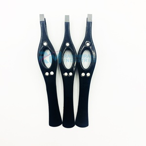 Juego de tijeras para cutículas y pinzas para cejas RMI de primera calidad con punta plateada y acabado en polvo negro mate / Tijeras de resorte - Product Image 1