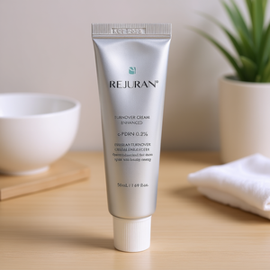 Crema Viso REJURAN 50ml per Migliorare la Circolazione Cellulare con Complesso Peptidico C-PDRN e Niacinamide, Rassodante, Illuminante e Anti-Età per una Pelle Giovane - Product Image 3