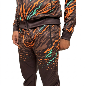 ราคาขายส่ง ชุดวอร์มแฟชั่นผู้ชายดีไซน์ใหม่ สไตล์สตรีทแวร์ ผ้าพิมพ์ลายแบบ Sublimation ผ้าฝ้าย 100% ระบายอากาศได้ดี ทรงปกติ - Product Image 3